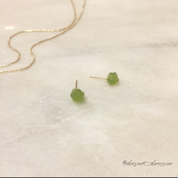 ⬇️Price Drop! Dainty Raw Peridot Earrings - Picture 4 of 8